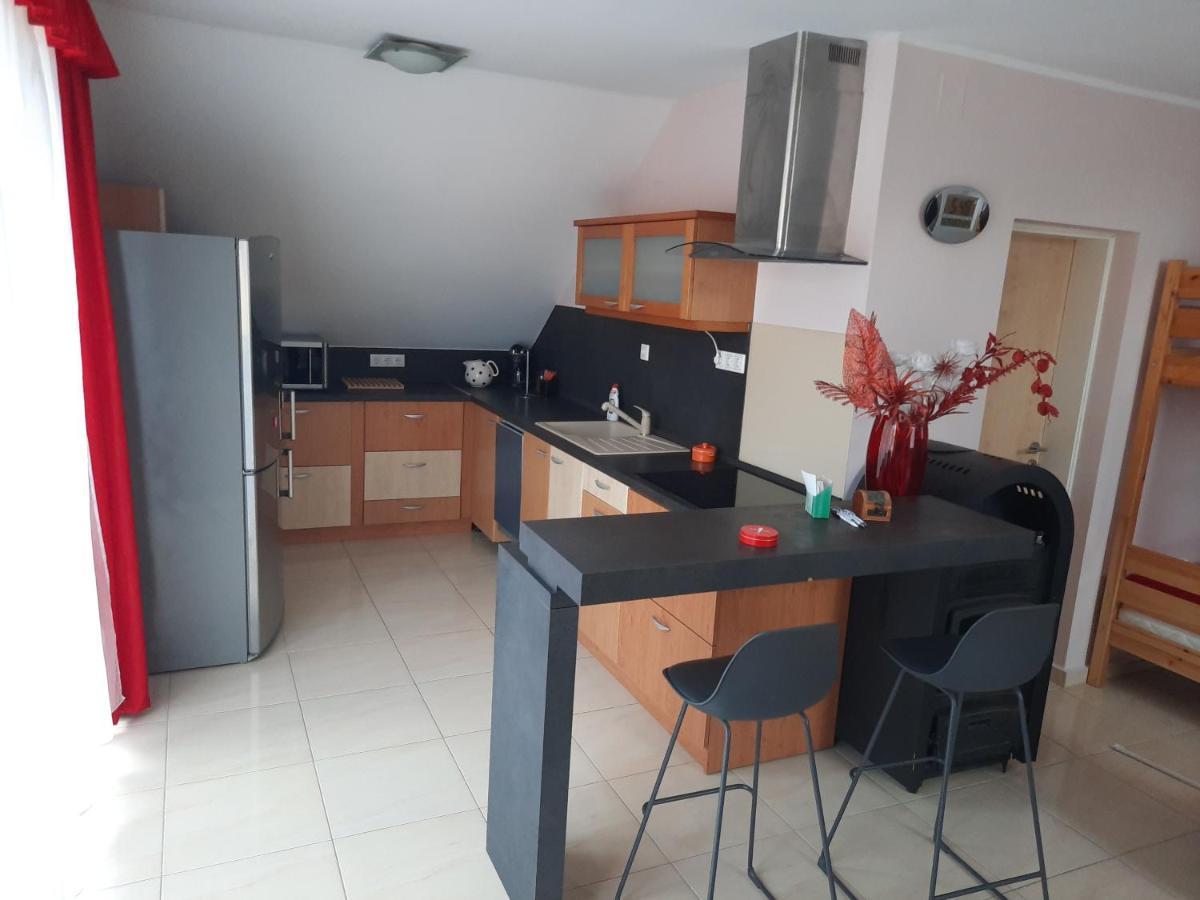 Fitt Apartman Lenti Extérieur photo