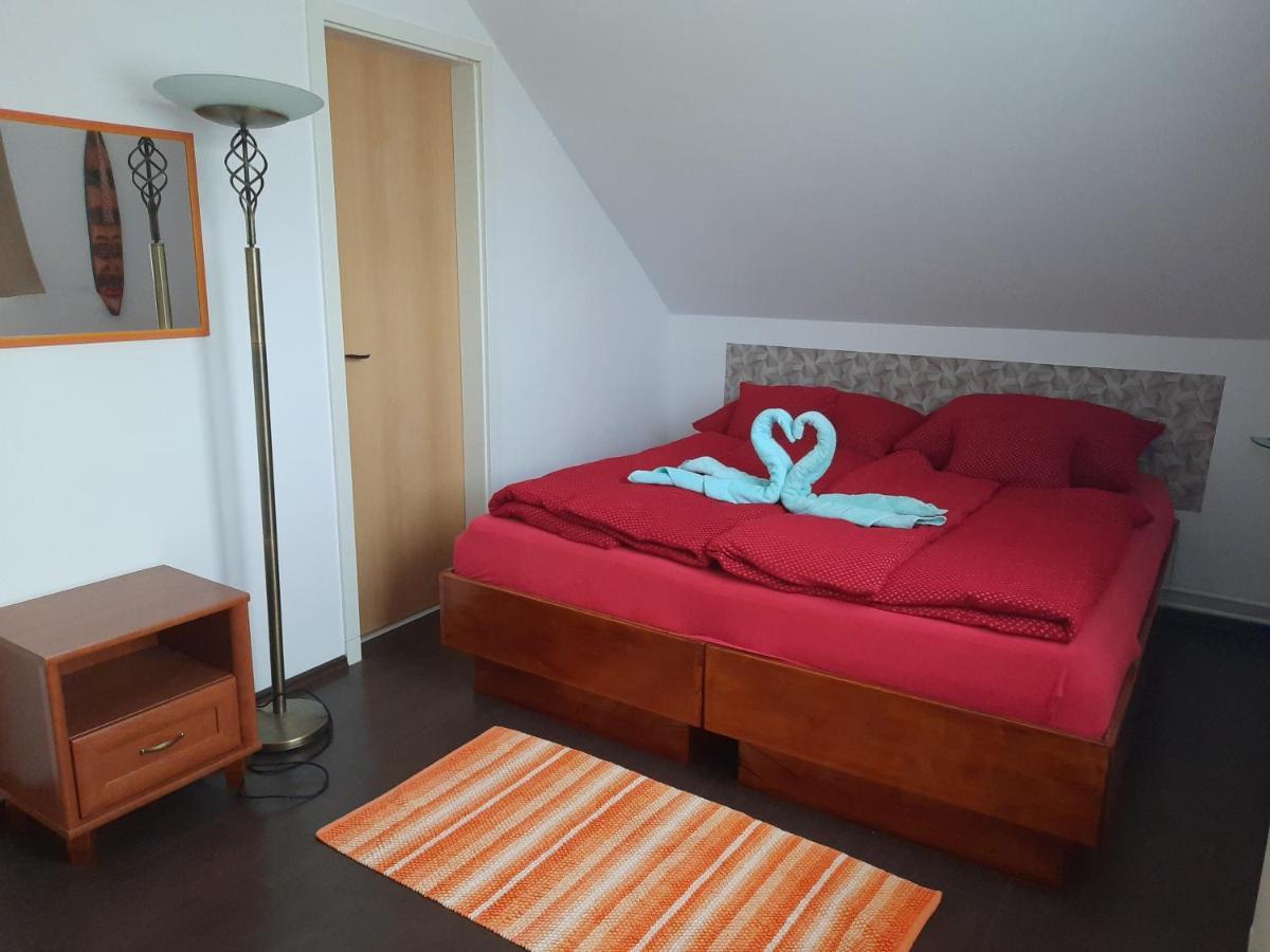 Fitt Apartman Lenti Extérieur photo