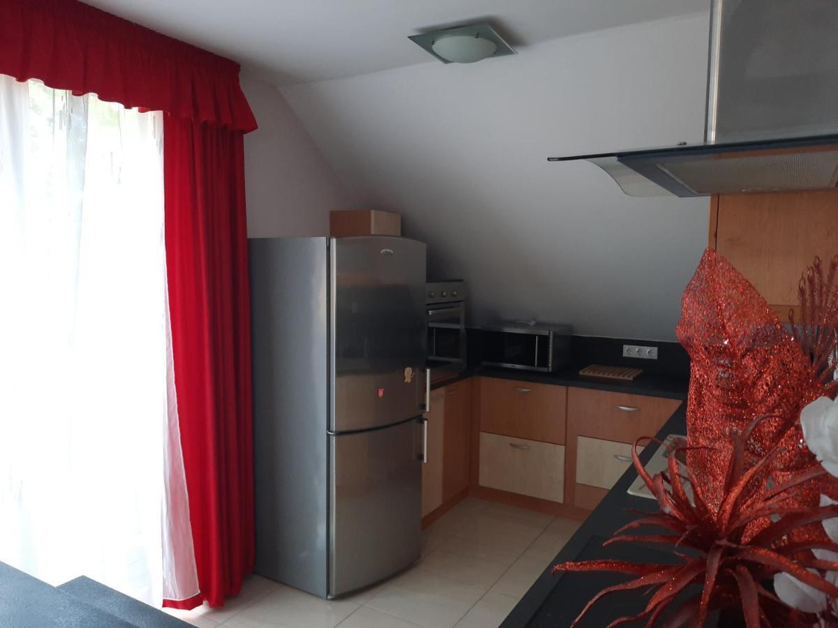 Fitt Apartman Lenti Extérieur photo