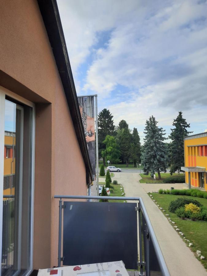 Fitt Apartman Lenti Extérieur photo